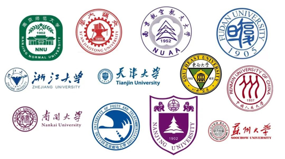 万名学子齐聚园区人才市场，全国近百所高校现场答疑.jpg